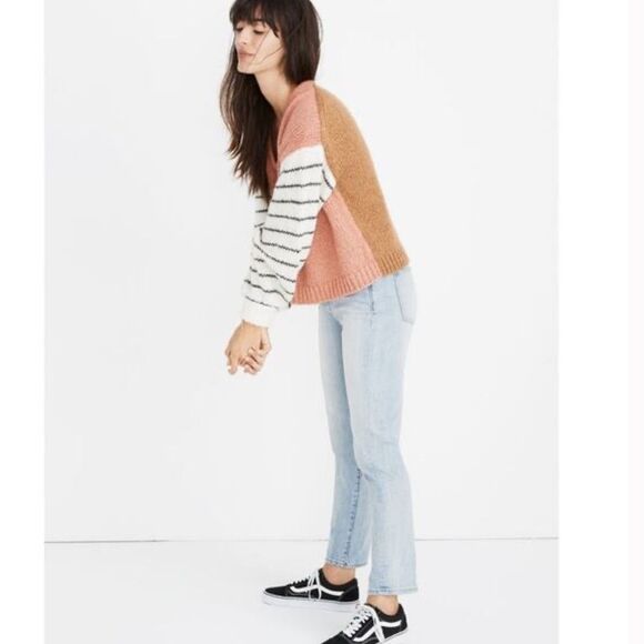 Madewell Ballon Striped Sleeves V-Neck Sweater in Faded Coral Colorblocked L - Picture 2 of 12